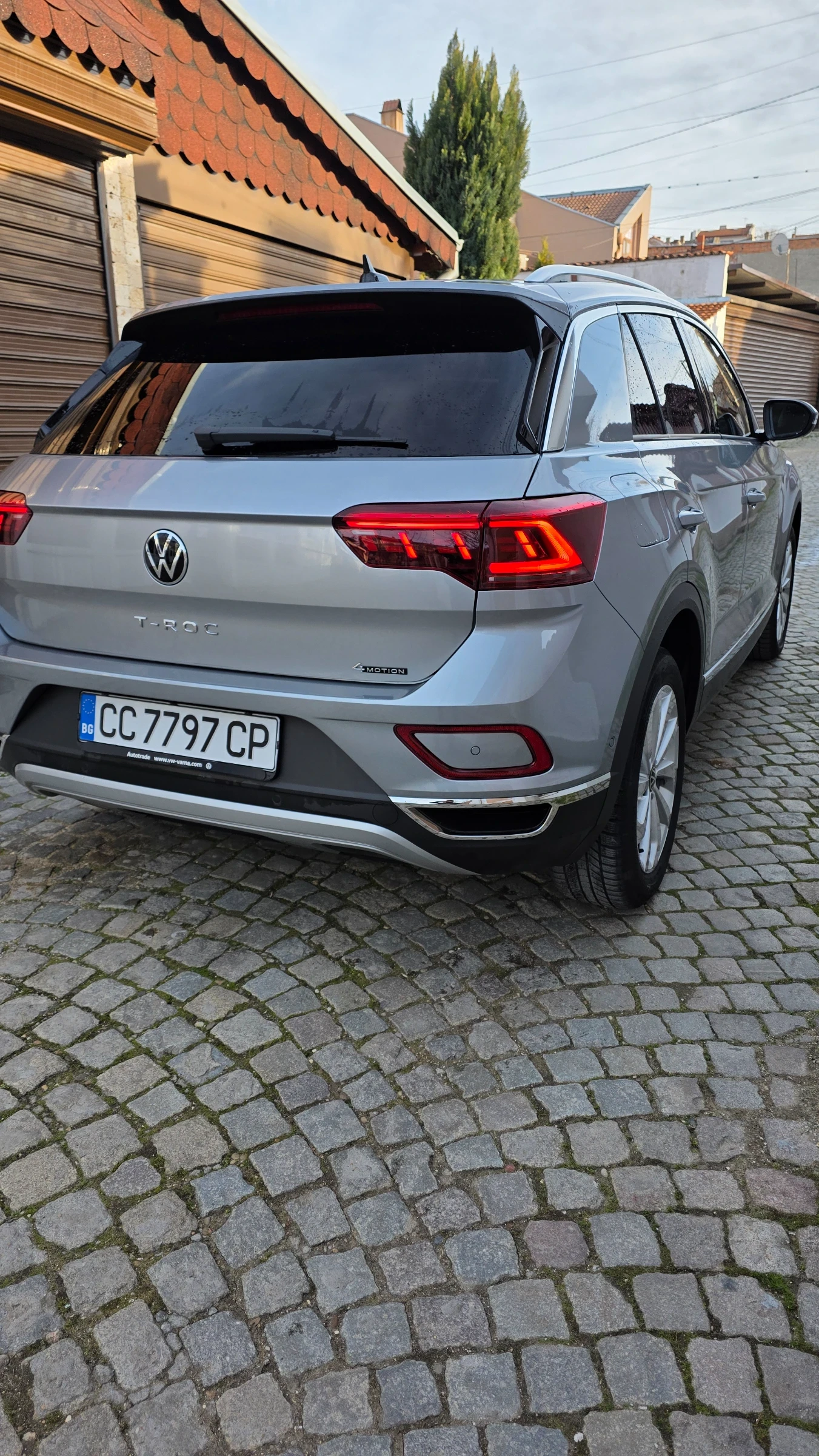 VW T-Roc, снимка 4 - Автомобили и джипове - 53800568