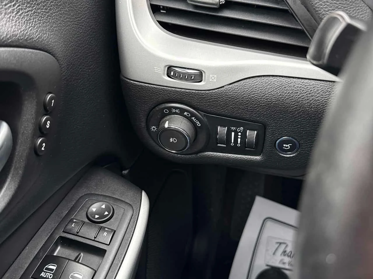 Jeep Cherokee * L Plus Pkg * 2 КЛЮЧА* ПОДГРЕВ* KEYLESS* PANO* , снимка 15 - Автомобили и джипове - 53827690