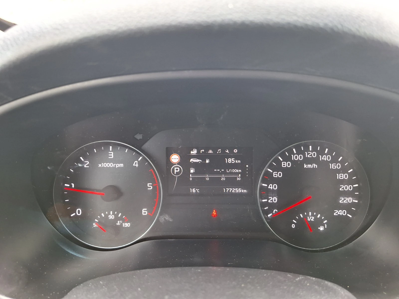 Kia Sportage 1.7CRDi/Автоматик/Панорама, снимка 14 - Автомобили и джипове - 54256135