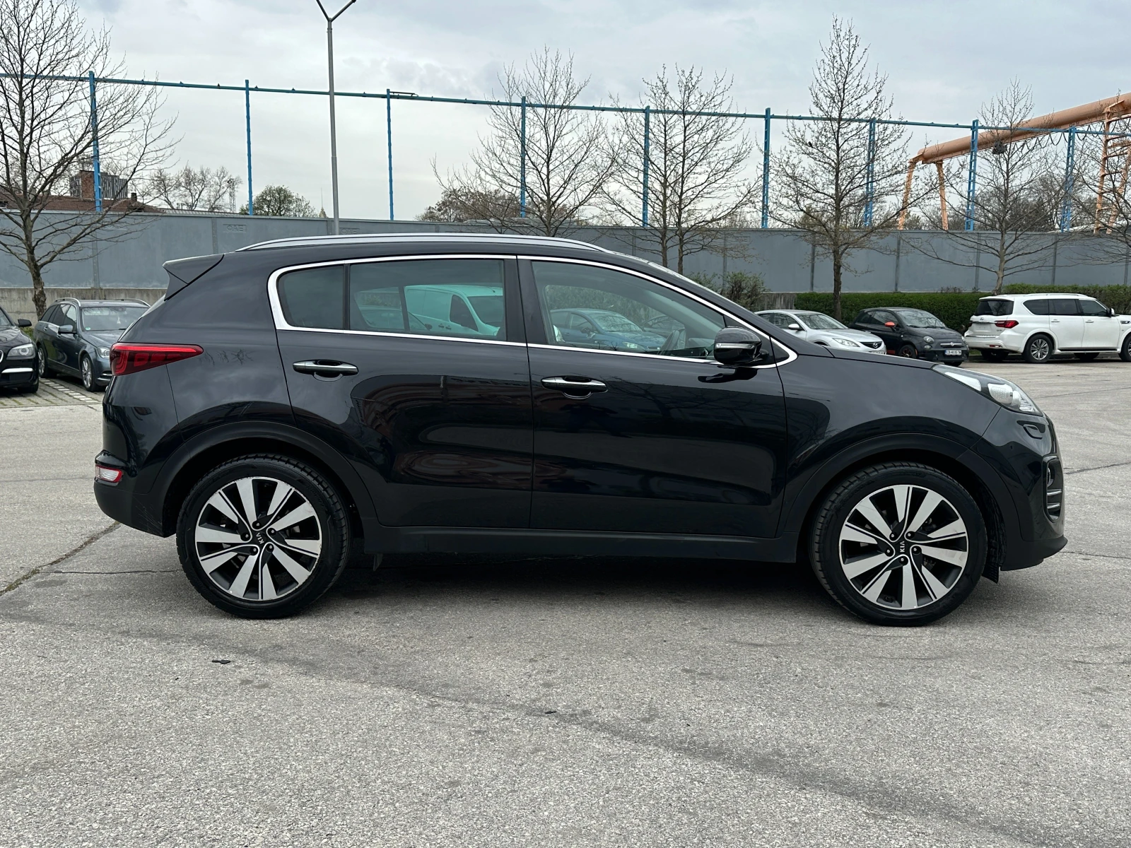 Kia Sportage 1.7CRDi/Автоматик/Панорама, снимка 5 - Автомобили и джипове - 54256135