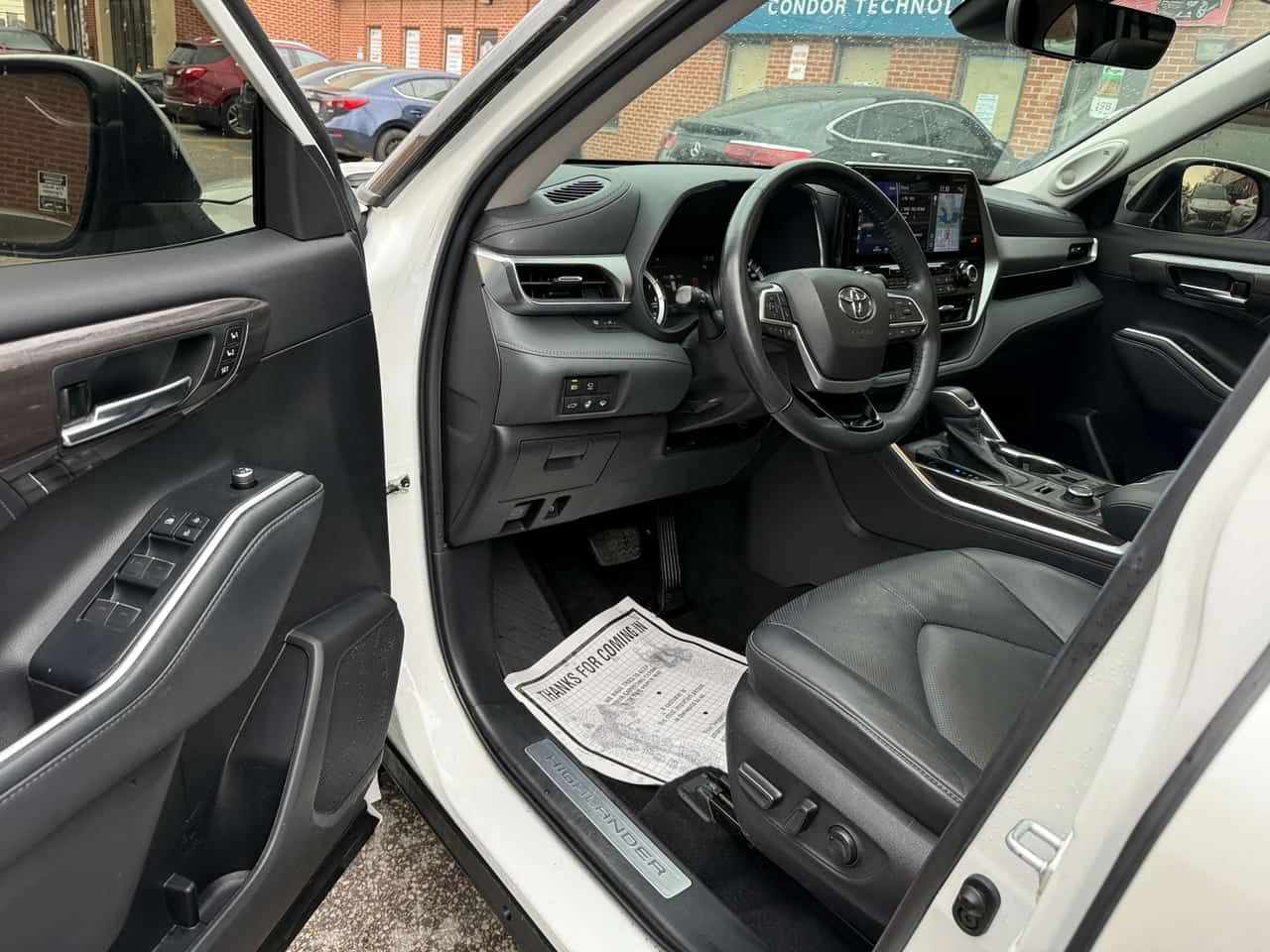 Toyota Highlander LIMITED * 360 КАМЕРА* ОБДУХВАНЕ* HEAD UP* ПАНОРАМА, снимка 7 - Автомобили и джипове - 54428516