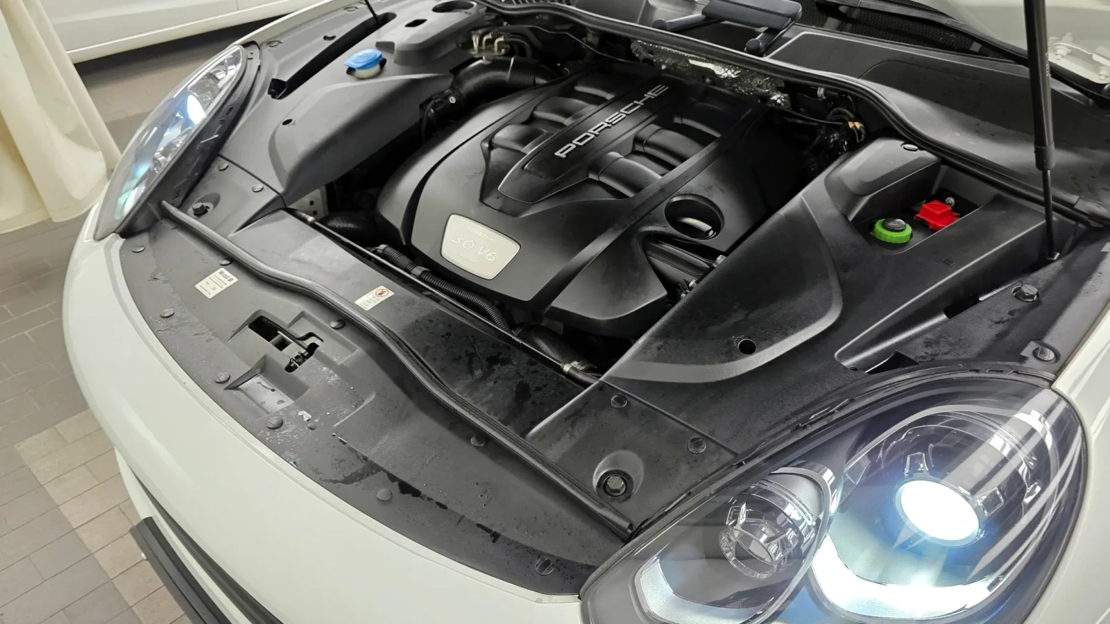 Porsche Cayenne 3.0 Platinum Edition, снимка 5 - Автомобили и джипове - 54713652