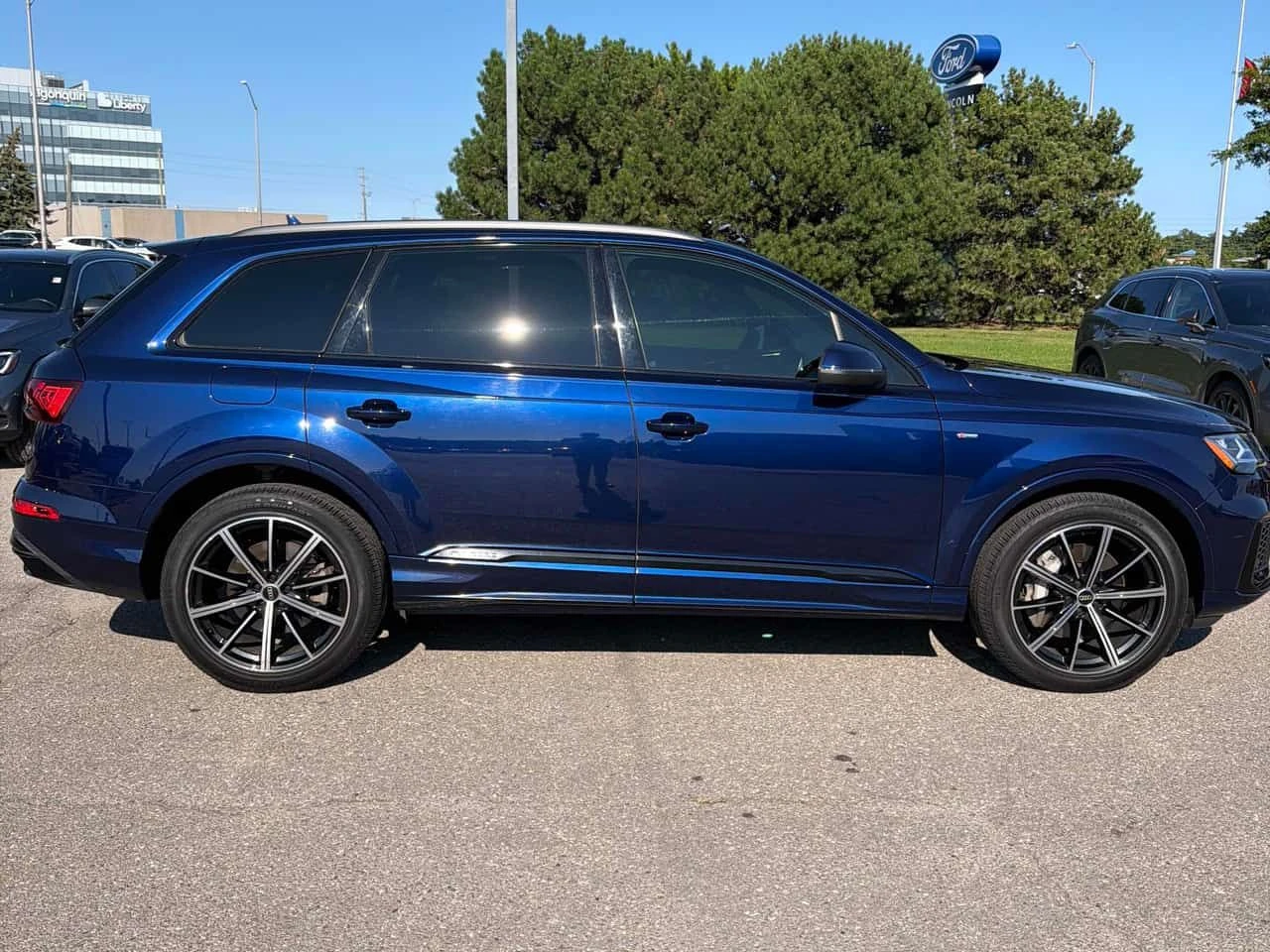 Audi Q7 * Komfort * CARFAX * ЦЕНА ДО БГ, снимка 3 - Автомобили и джипове - 55681363