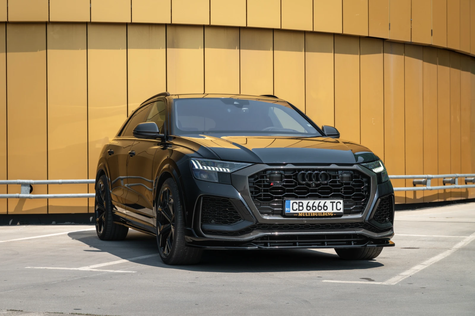 Audi RSQ8