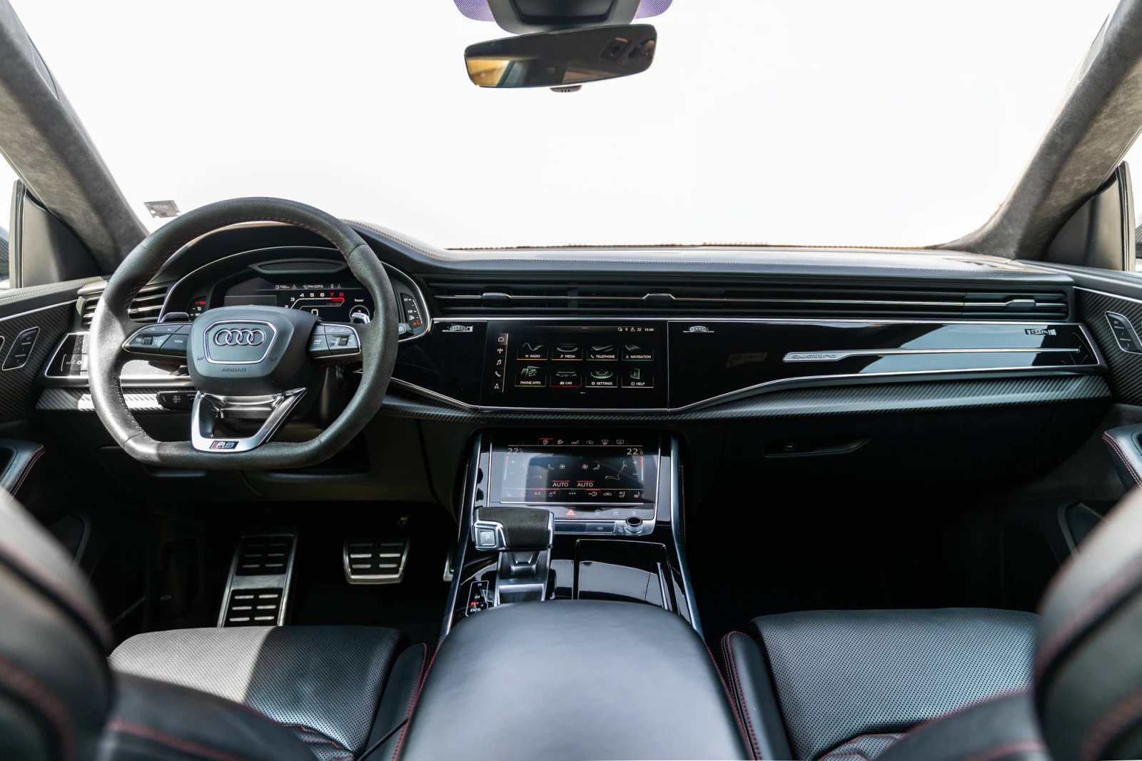 Audi RSQ8 V8 TFSI / FULL CARBON & ALCANTARA / CERAMIC / B&O , снимка 6 - Автомобили и джипове - 55796123