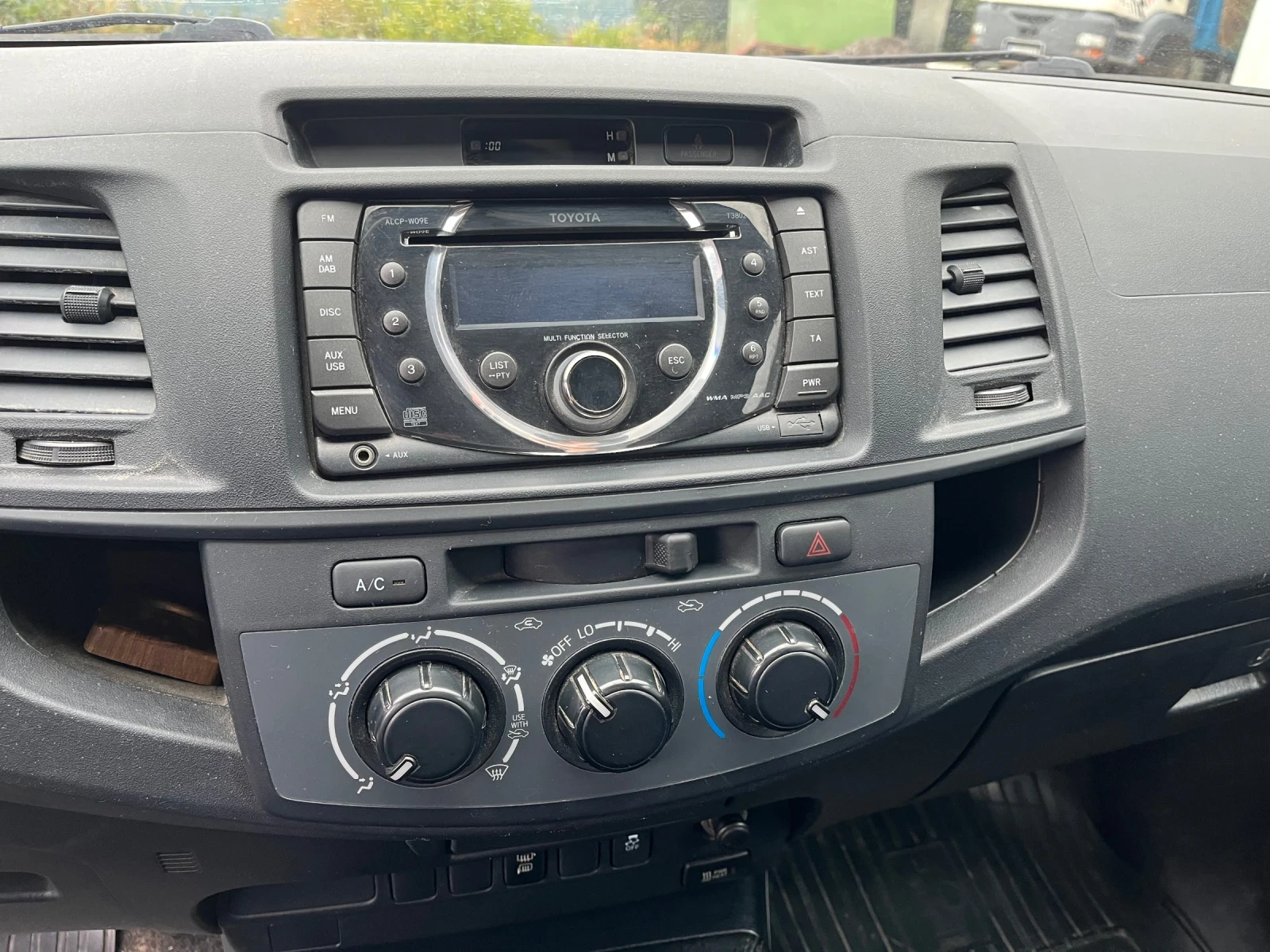 Toyota Hilux, снимка 8 - Автомобили и джипове - 56143725