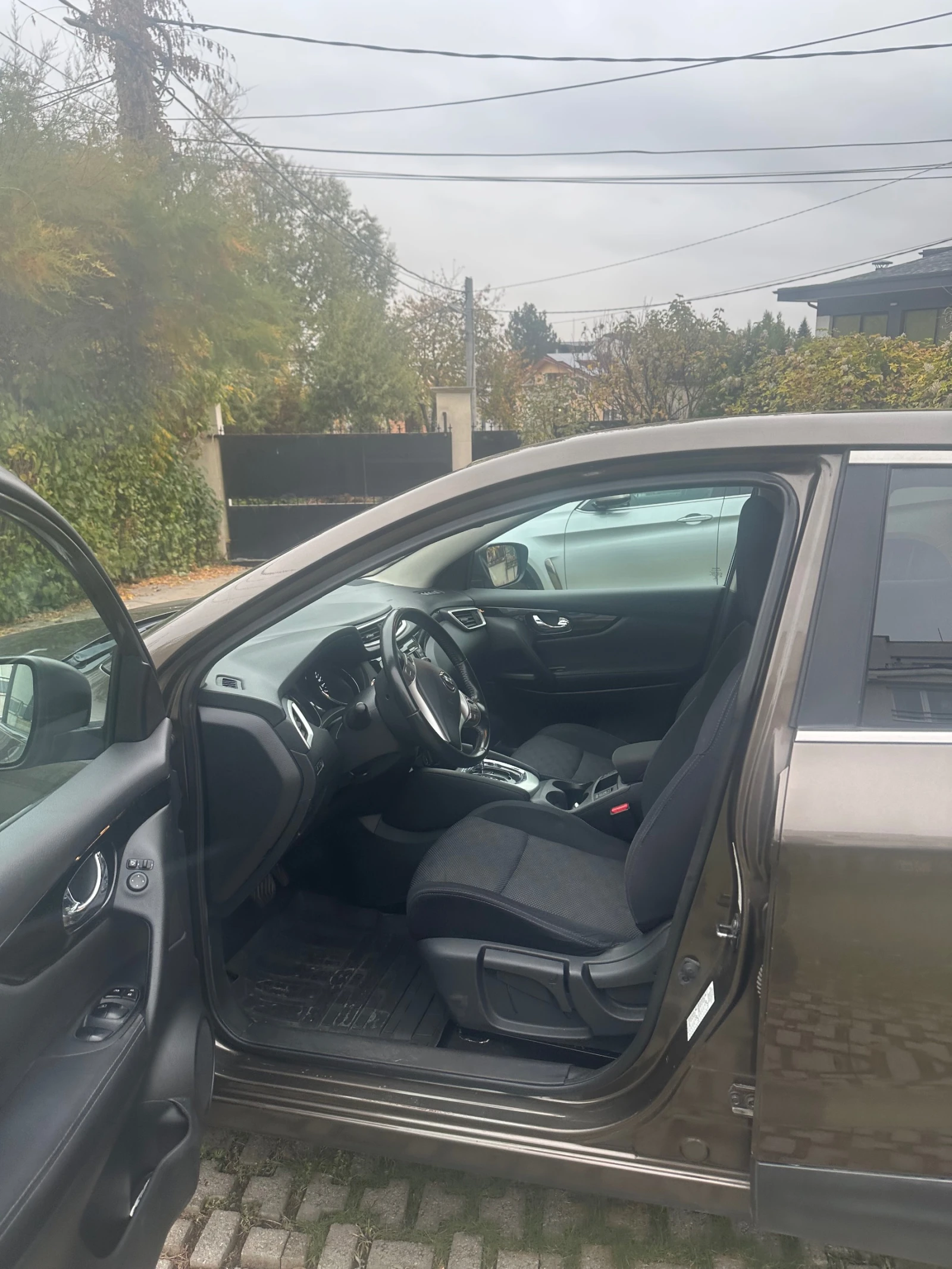 Nissan Qashqai, снимка 7 - Автомобили и джипове - 56713637