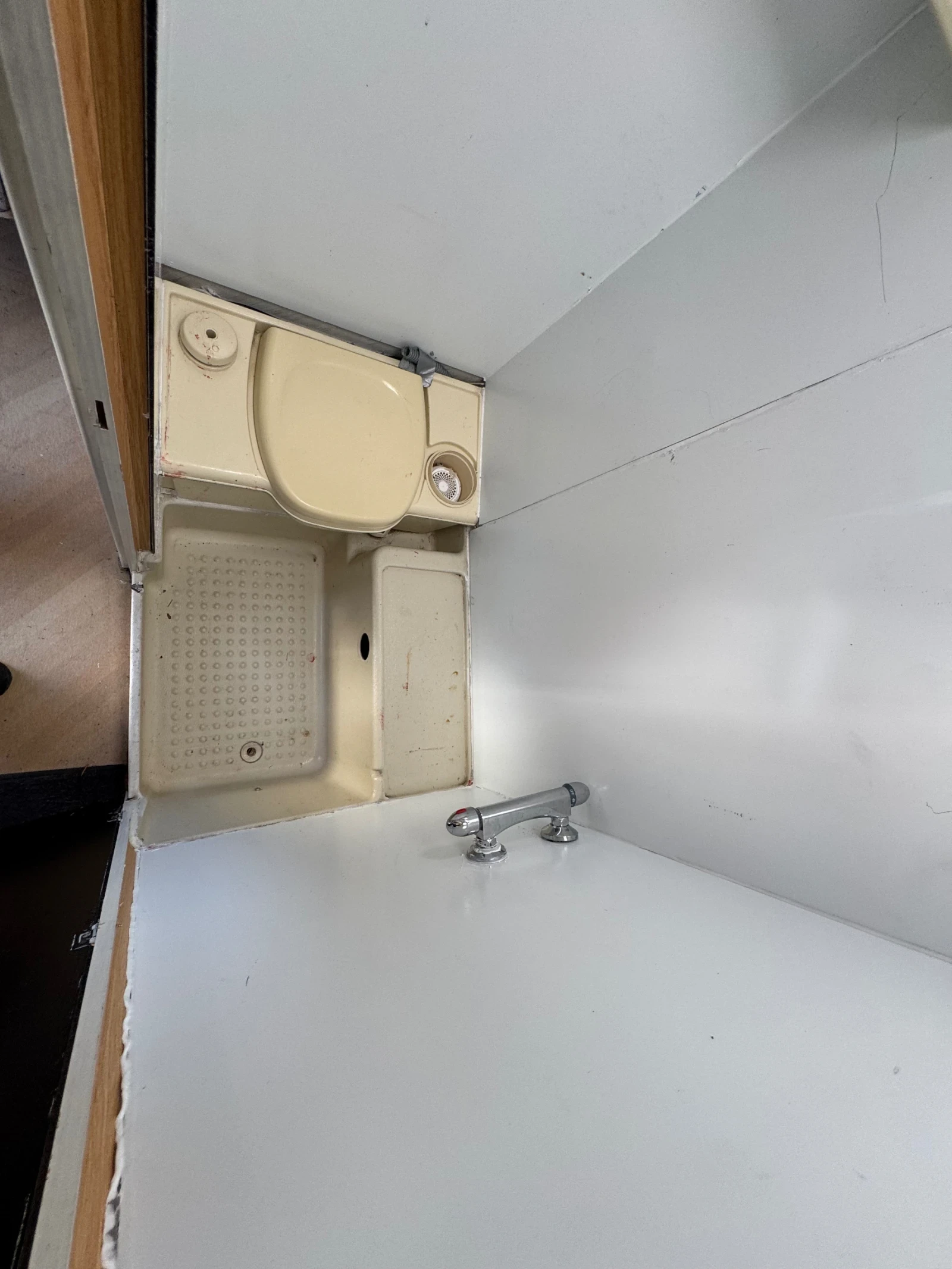  Knaus  | Mobile.bg   11