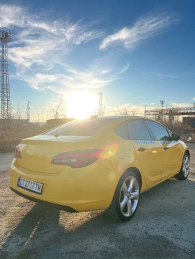 Opel Astra ГАЗ* НАВИ* , снимка 3