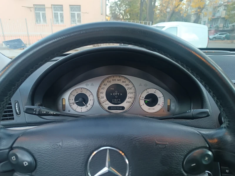 Mercedes-Benz E 200 E200CDI, снимка 10 - Автомобили и джипове - 47900063