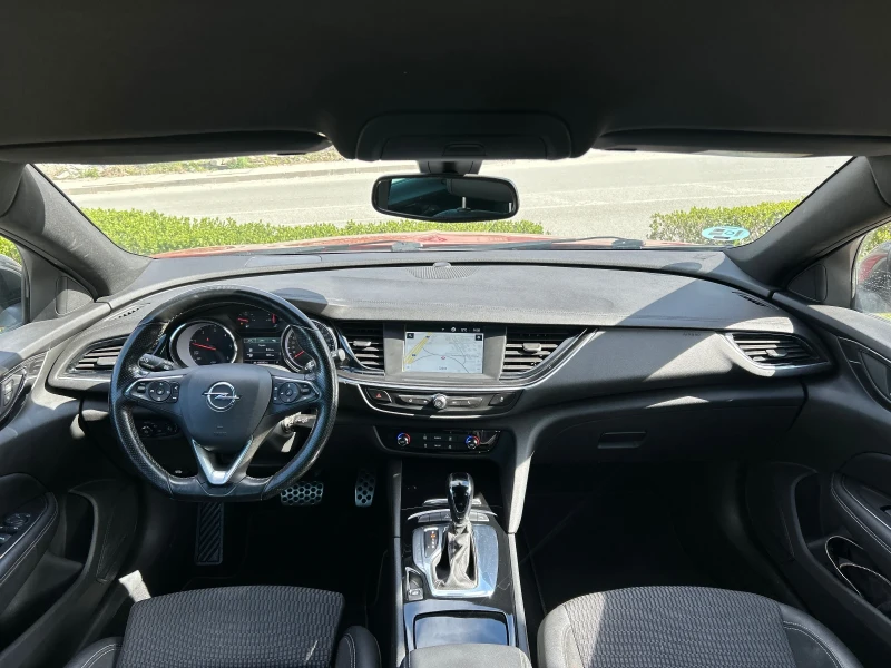 Opel Insignia 2.0/CDTI/DISTRONIC/TOP, снимка 11 - Автомобили и джипове - 49889858