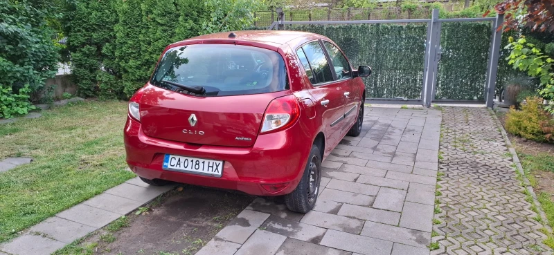 Renault Clio 3 1.2i 16v Navi, снимка 2 - Автомобили и джипове - 51538668