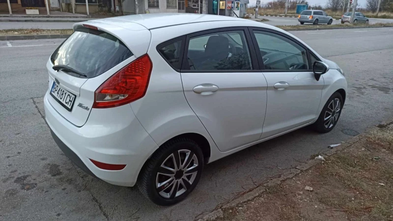 Ford Fiesta 1.4 70, снимка 7 - Автомобили и джипове - 52342805