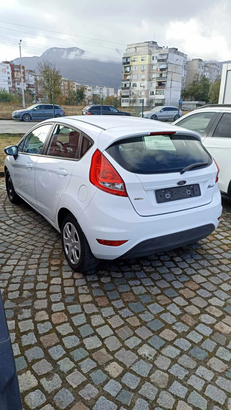 Ford Fiesta 1.4 70, снимка 4 - Автомобили и джипове - 52342805