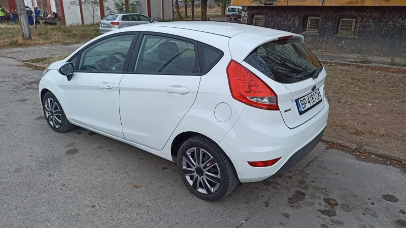 Ford Fiesta 1.4 70, снимка 6 - Автомобили и джипове - 52342805
