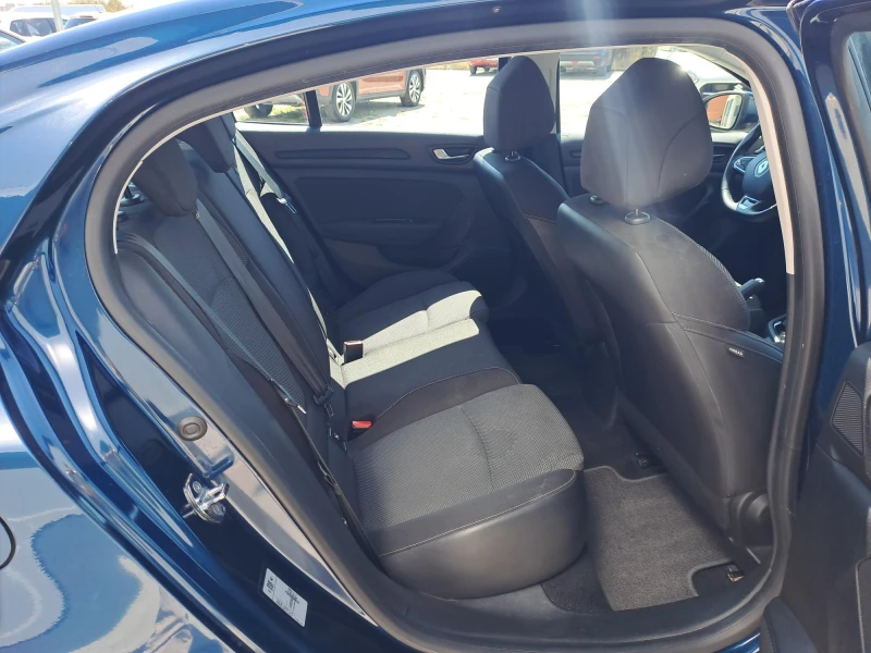Renault Megane 1.3 Sedan TCe Life  140к.с. Коледен Бонус 5%, снимка 12 - Автомобили и джипове - 51594108