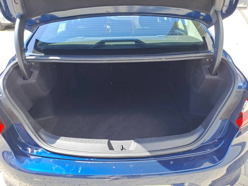 Renault Megane 1.3 Sedan TCe Life  140к.с. Коледен Бонус 5%, снимка 7 - Автомобили и джипове - 51594108