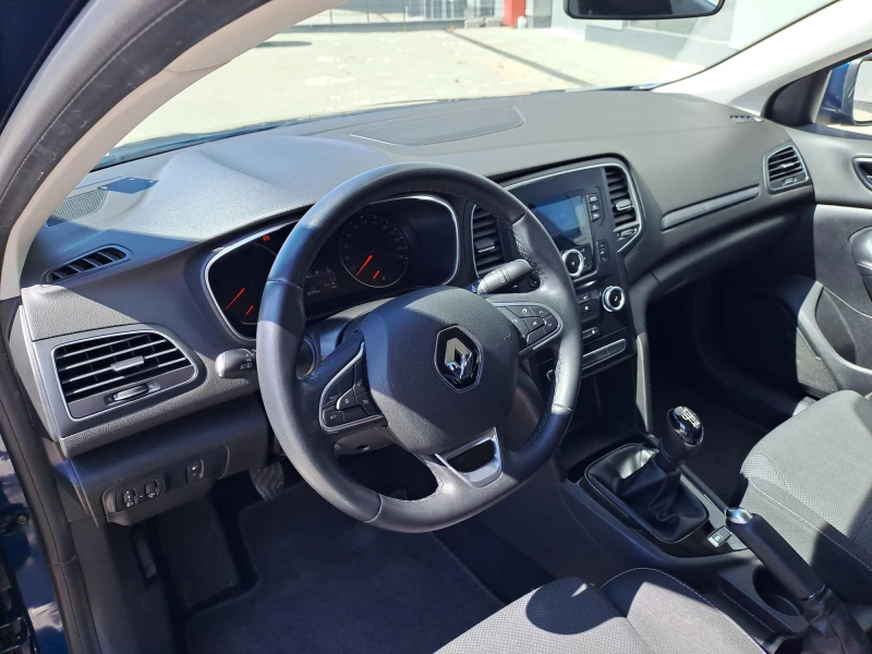 Renault Megane 1.3 Sedan TCe Life  140к.с. Коледен Бонус 5%, снимка 11 - Автомобили и джипове - 51594108