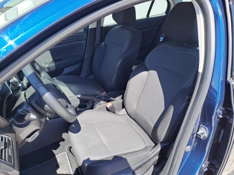 Renault Megane 1.3 Sedan TCe Life  140к.с. Коледен Бонус 5%, снимка 10 - Автомобили и джипове - 51594108