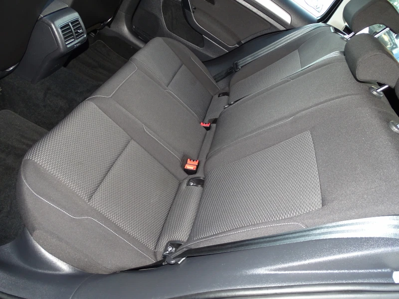 VW Golf 7.5_1.6TDI_116 Коня_EURO 6b_* , снимка 11 - Автомобили и джипове - 52245779