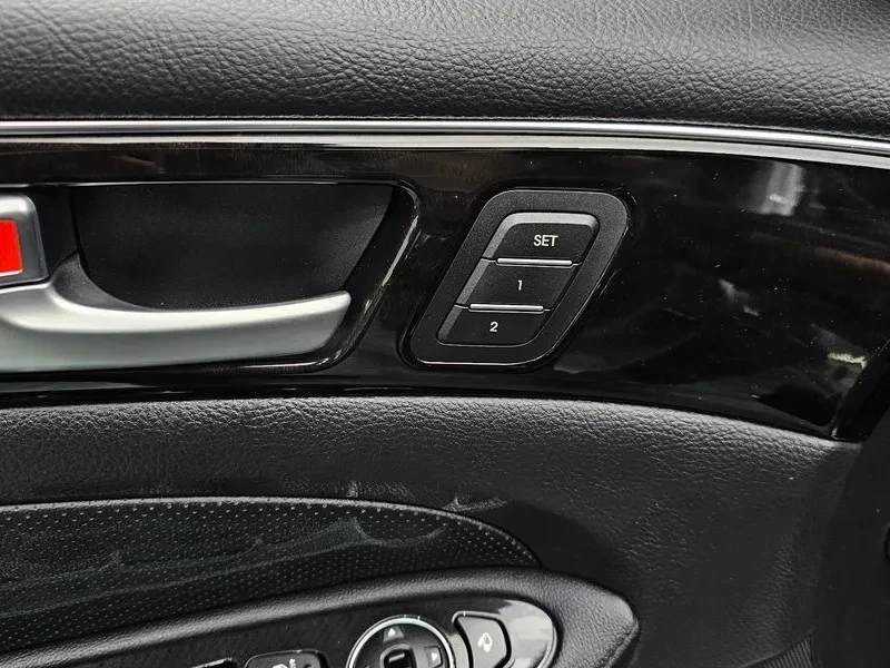 Hyundai Genesis 3.3, снимка 16 - Автомобили и джипове - 54615926