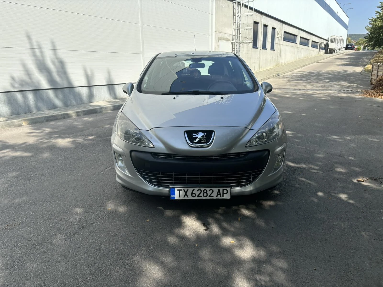 Peugeot 308 1.6HDI Автомат - изображение 2