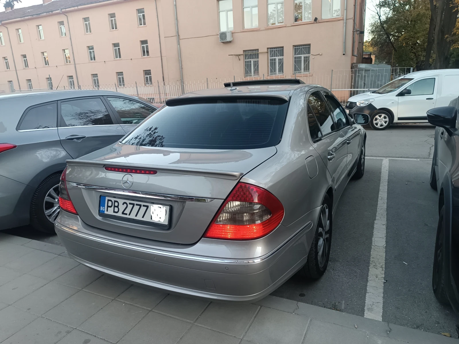 Mercedes-Benz E 200 E200CDI - изображение 3