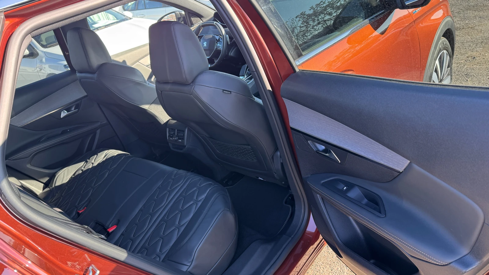 Peugeot 3008 GT+ 1.6T Hybrid4!  ! 44 | Mobile.bg   13