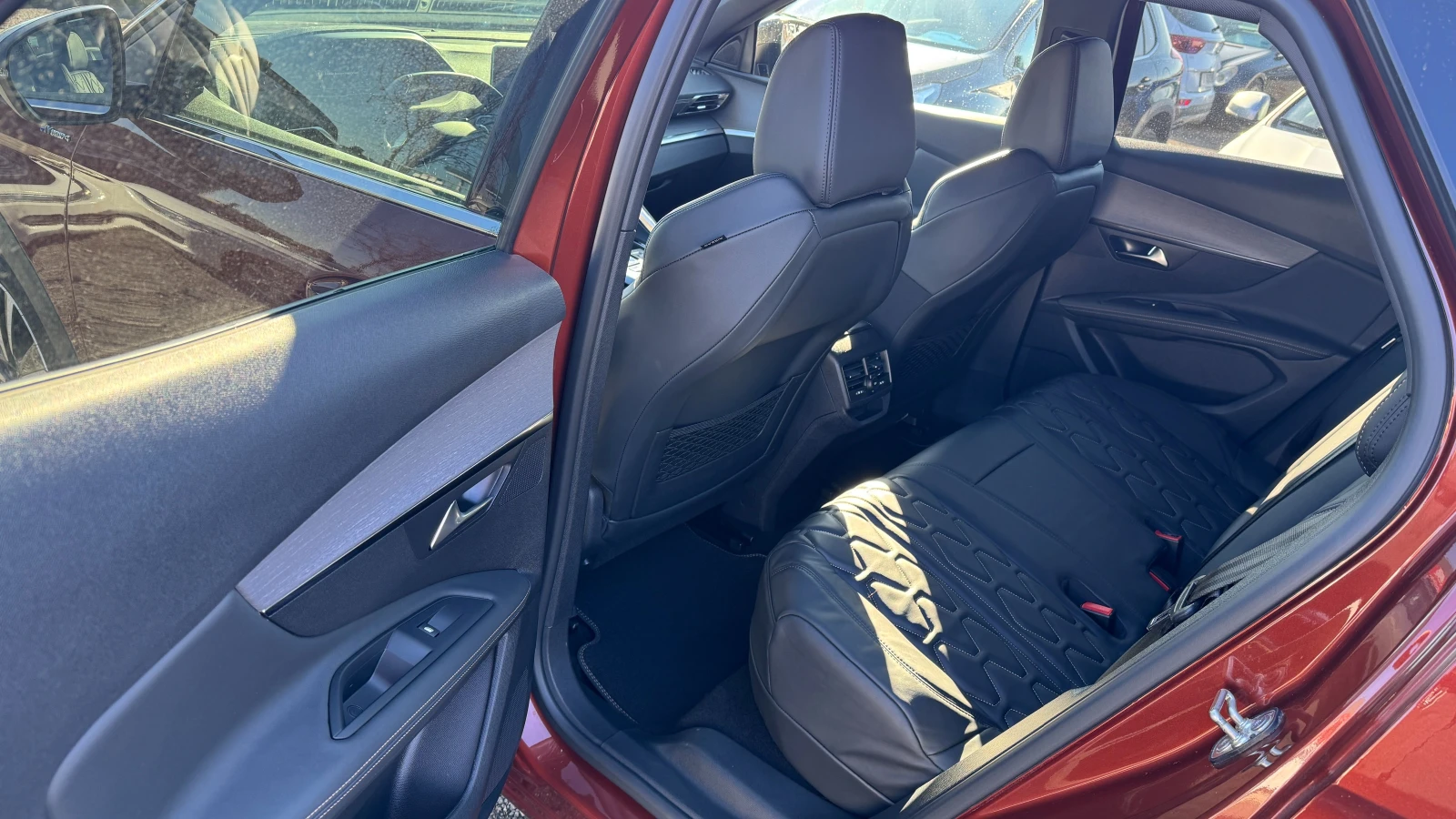 Peugeot 3008 GT+ 1.6T Hybrid4!  ! 44 | Mobile.bg   11