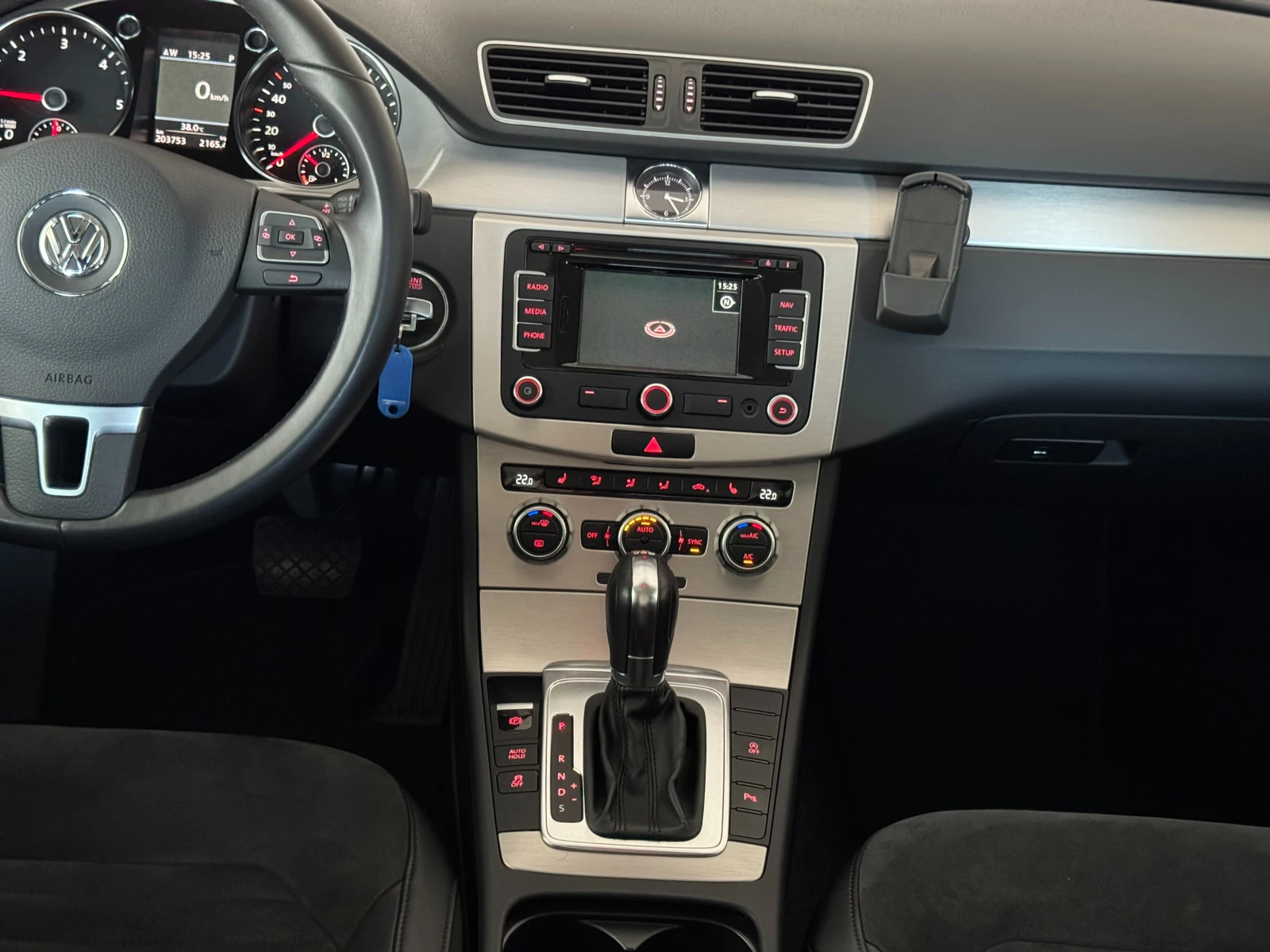 VW Passat 2.0TDI* 140к.с* СЕРВИЗНА КНИЖКА С ПЪЛНА ИСТОРИЯ В  - изображение 10