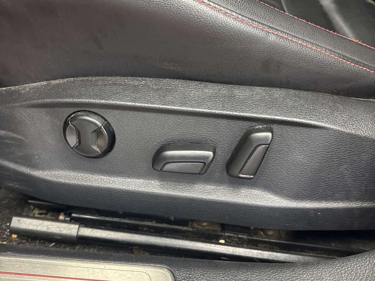 VW Golf * Autobahn * 2 КЛЮЧА* ПОДГРЕВ* NAVI* KEYLESS* , снимка 12 - Автомобили и джипове - 53822105