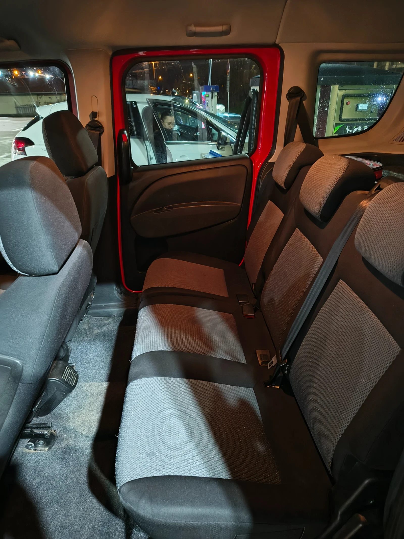 Fiat Doblo 1.6 105кс, снимка 7 - Автомобили и джипове - 53844836