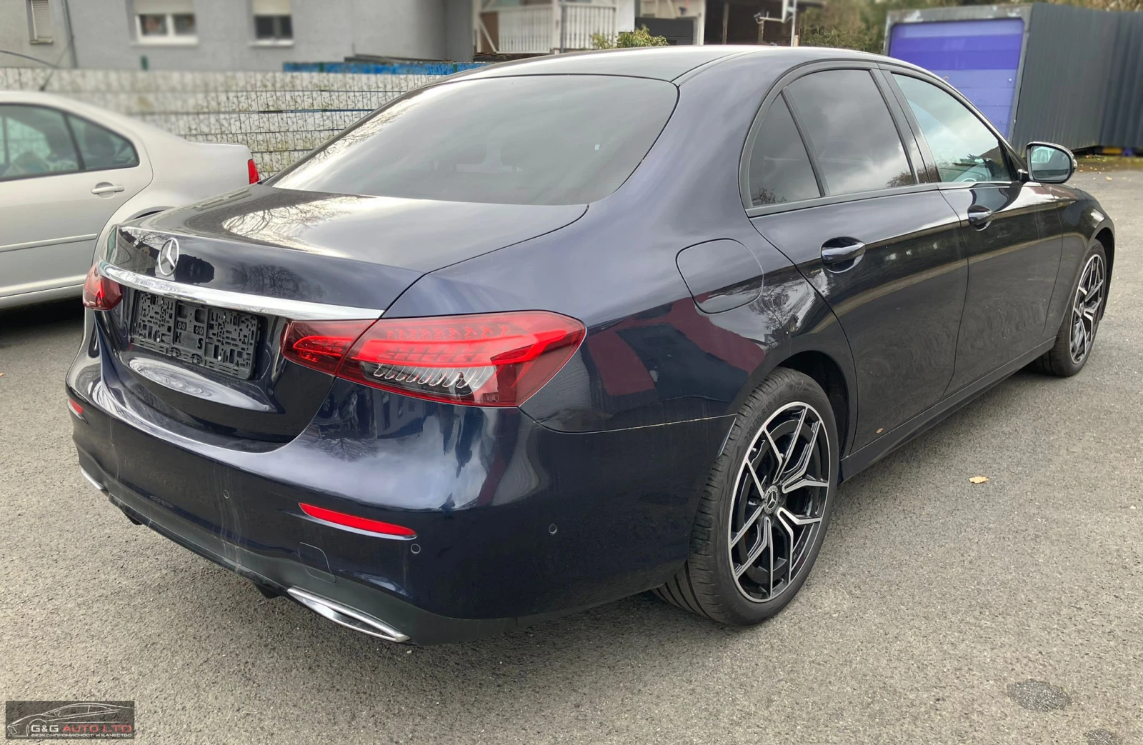 Mercedes-Benz E 220 200P/AMG/4MATIC/PANO/MULTIBEAM/NIGHT/NAVI/163hAS, снимка 4 - Автомобили и джипове - 53888819