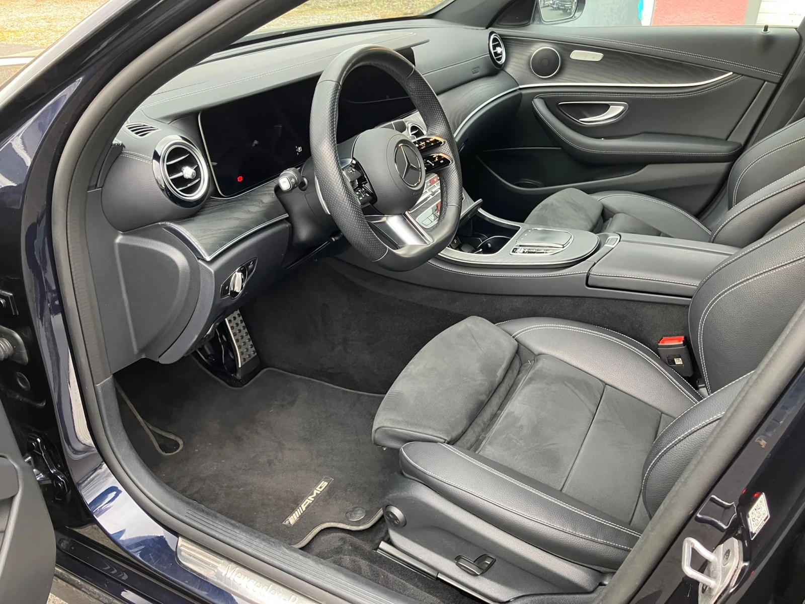 Mercedes-Benz E 220 200P/AMG/4MATIC/PANO/MULTIBEAM/NIGHT/NAVI/163hAS, снимка 10 - Автомобили и джипове - 53888819