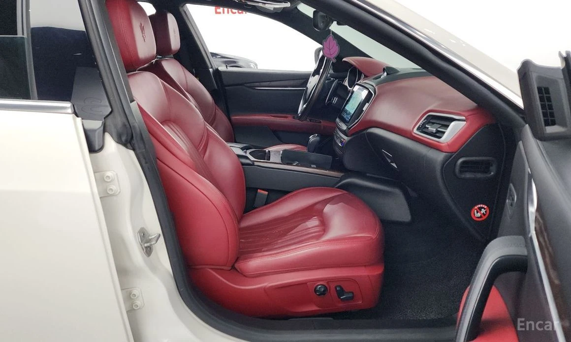 Maserati Ghibli 3.0* S* Q4* ПОДГРЕВ* ОБДУХВАНЕ* LANE* ASSIST* , снимка 11 - Автомобили и джипове - 54228215