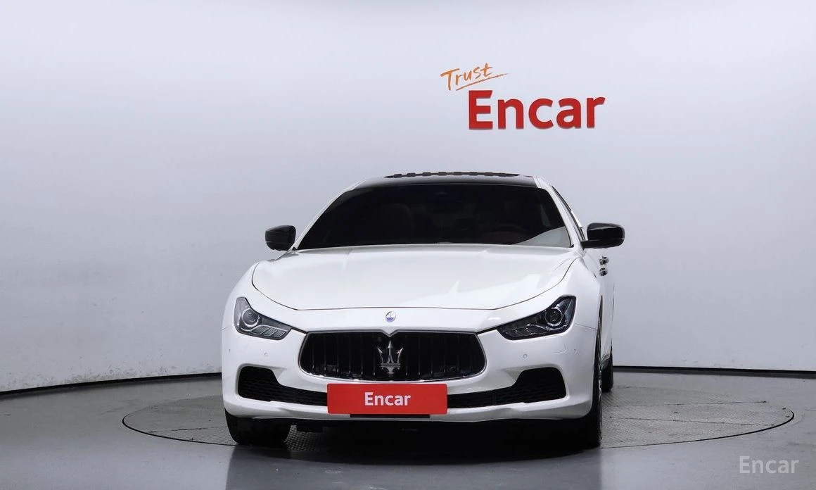 Maserati Ghibli 3.0* S* Q4* ПОДГРЕВ* ОБДУХВАНЕ* LANE* ASSIST* , снимка 3 - Автомобили и джипове - 54228215