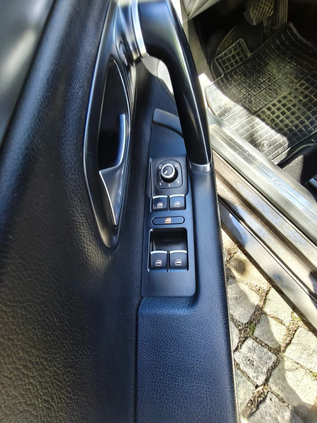 VW CC 2.0TDI 4MOTION, снимка 14 - Автомобили и джипове - 54342392