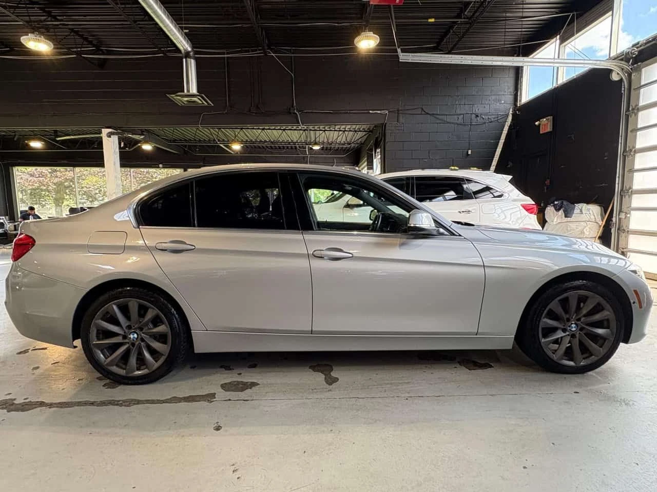 BMW 330 * xDrive * АВТОКРЕДИТ БЕЗ ПЪРВОНАЧАЛНА ВНОСКА, снимка 4 - Автомобили и джипове - 54552863