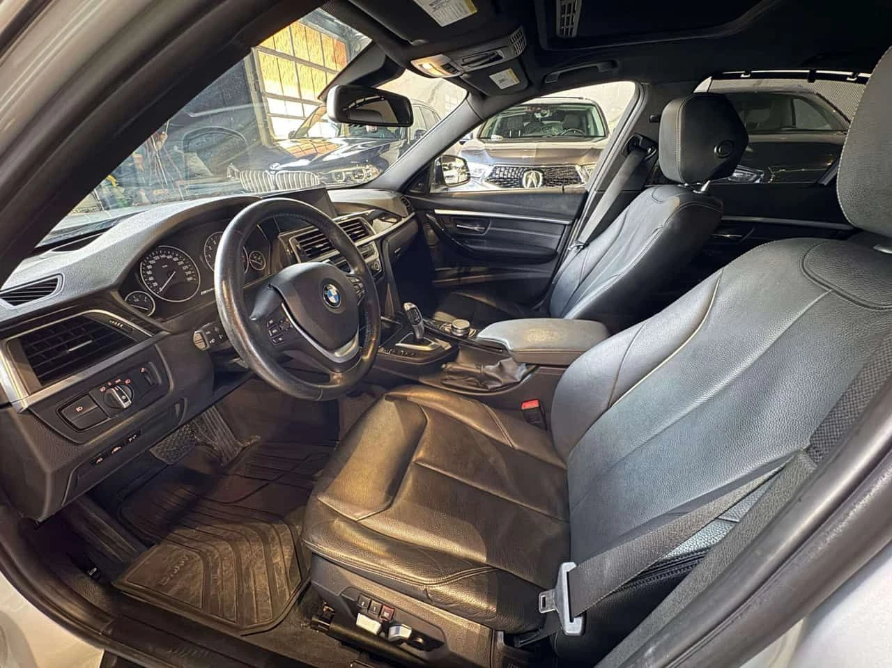 BMW 330 * xDrive * АВТОКРЕДИТ БЕЗ ПЪРВОНАЧАЛНА ВНОСКА, снимка 10 - Автомобили и джипове - 54552863