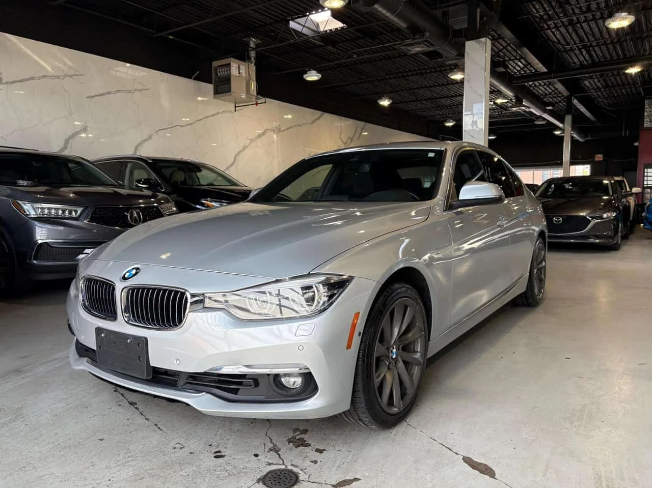 BMW 330 * xDrive * АВТОКРЕДИТ БЕЗ ПЪРВОНАЧАЛНА ВНОСКА