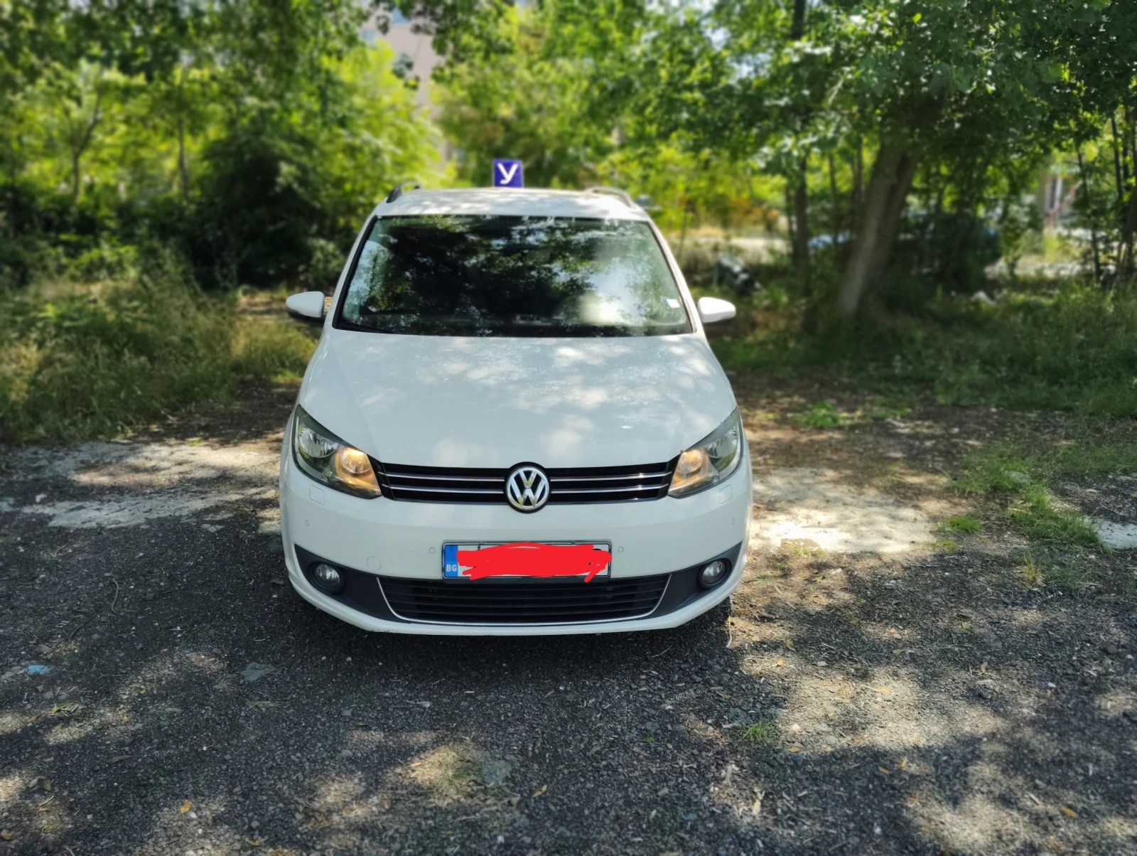 VW Touran 1.6 TDI, снимка 6 - Автомобили и джипове - 54880951