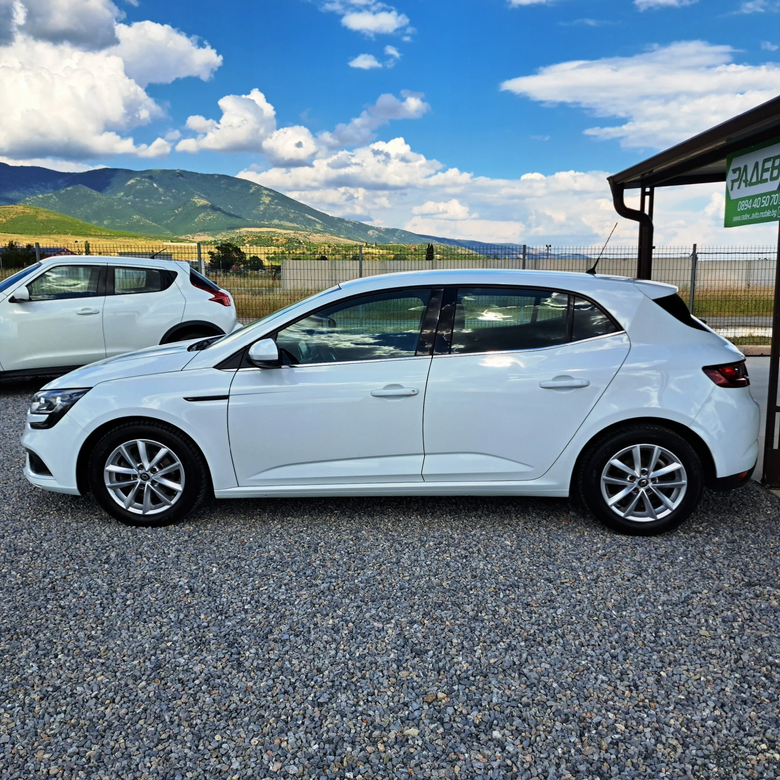 Renault Megane  4ª serie* dCi 115 Business* Digital* Face* , снимка 3 - Автомобили и джипове - 54978399