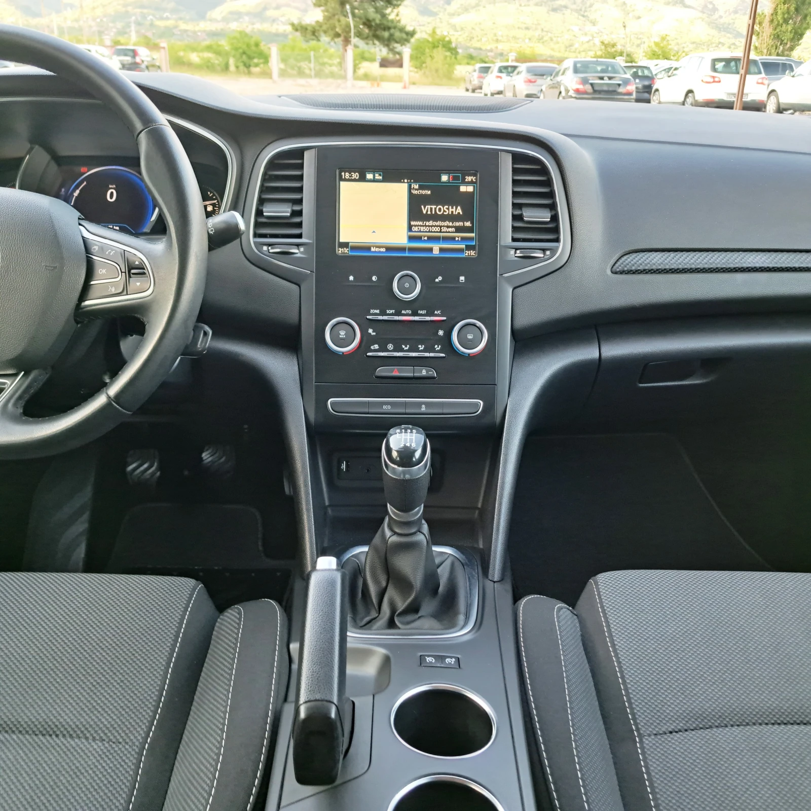 Renault Megane  4ª serie* dCi 115 Business* Digital* Face* , снимка 15 - Автомобили и джипове - 54978399