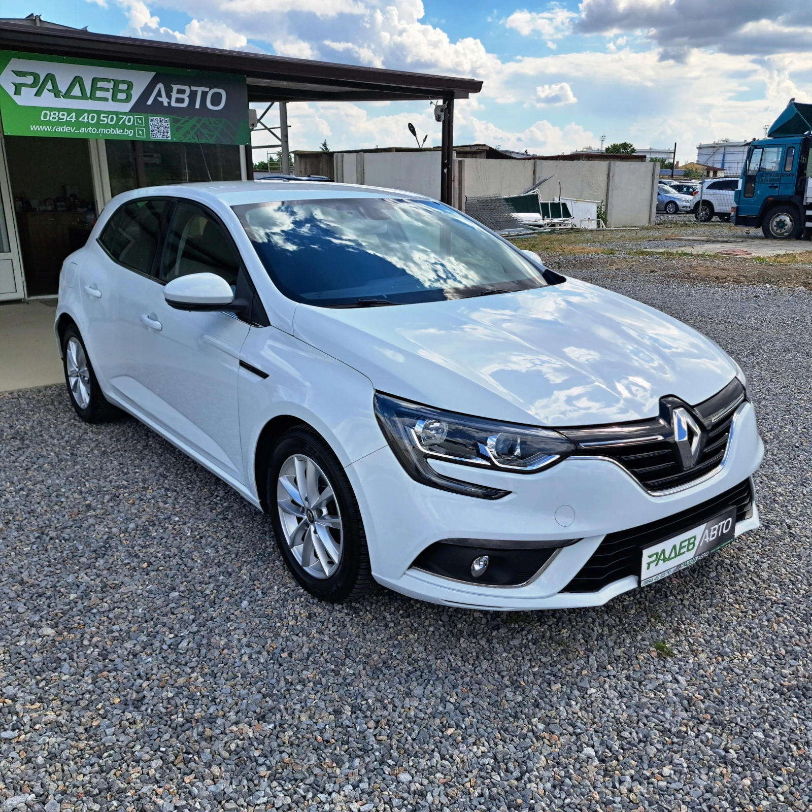 Renault Megane  4ª serie* dCi 115 Business* Digital* Face* , снимка 5 - Автомобили и джипове - 54978399