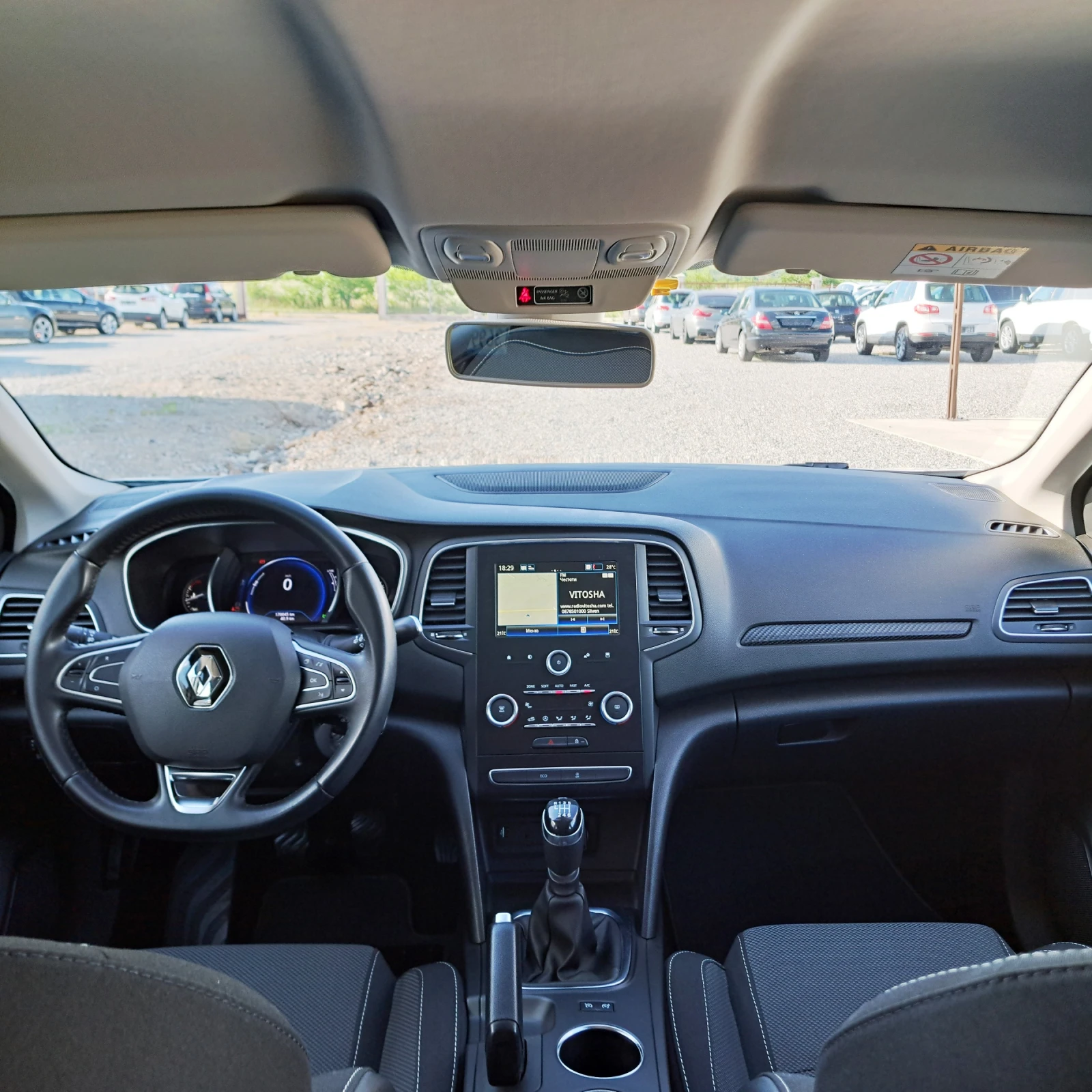 Renault Megane  4ª serie* dCi 115 Business* Digital* Face* , снимка 13 - Автомобили и джипове - 54978399