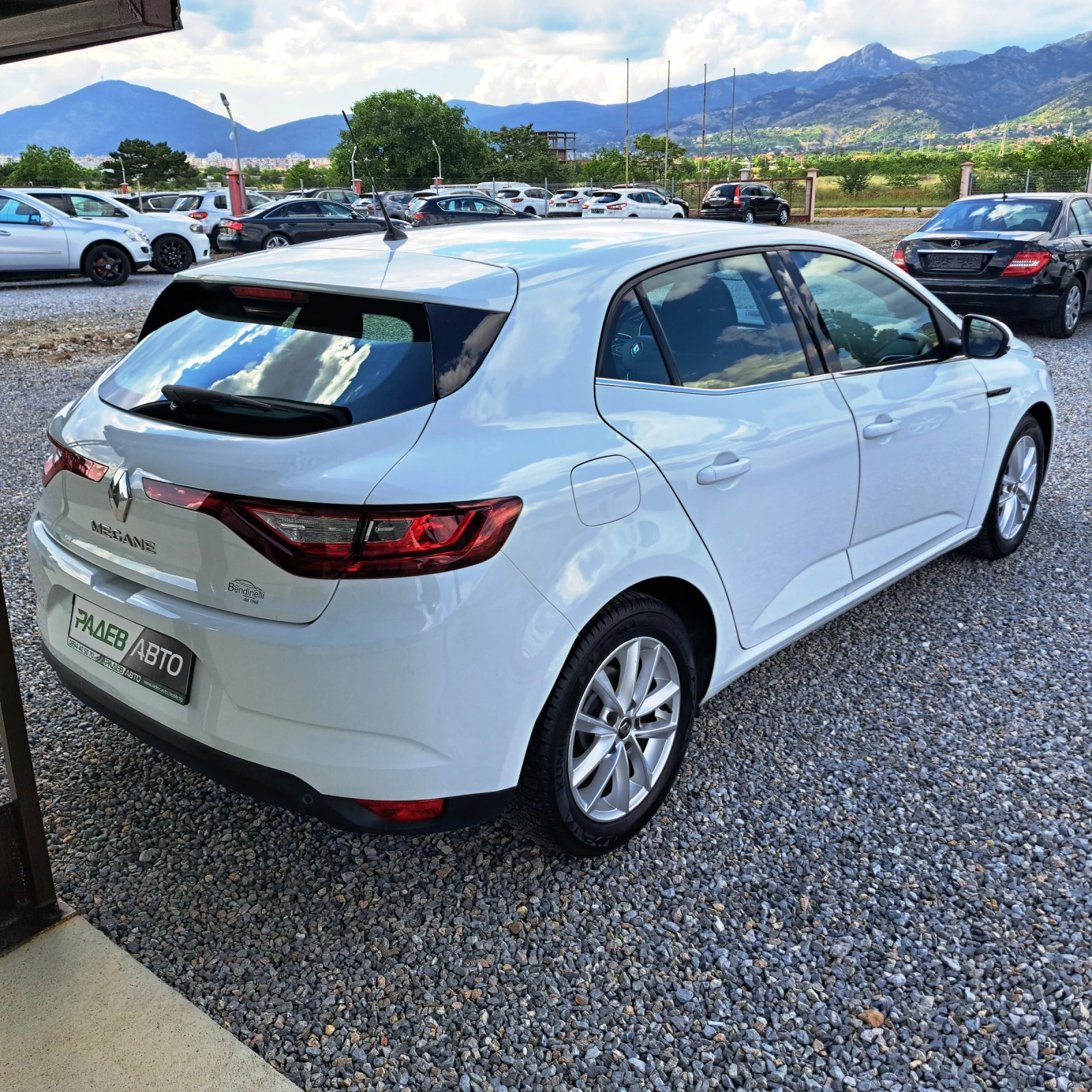 Renault Megane  4ª serie* dCi 115 Business* Digital* Face* , снимка 7 - Автомобили и джипове - 54978399