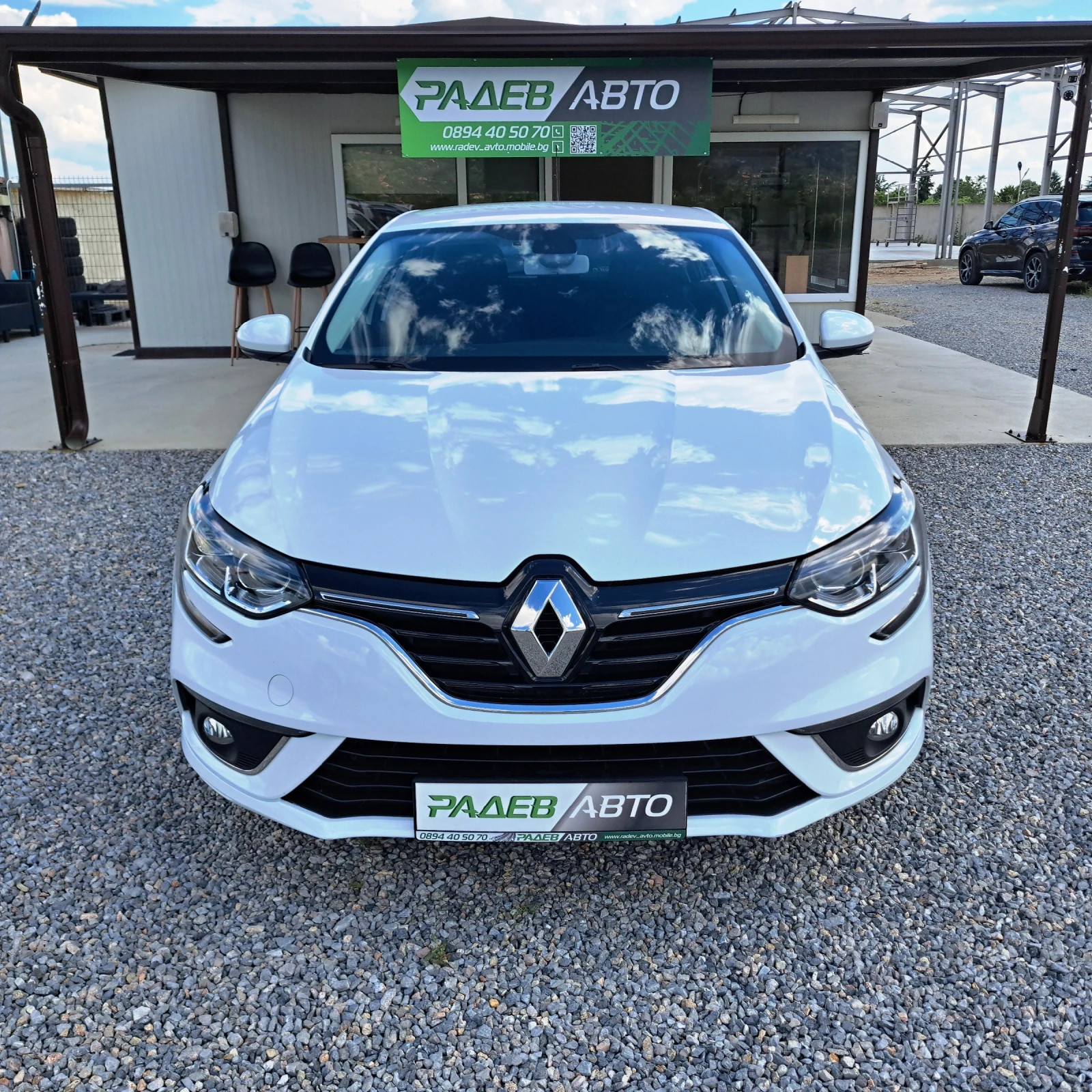Renault Megane  4ª serie* dCi 115 Business* Digital* Face* , снимка 2 - Автомобили и джипове - 54978399