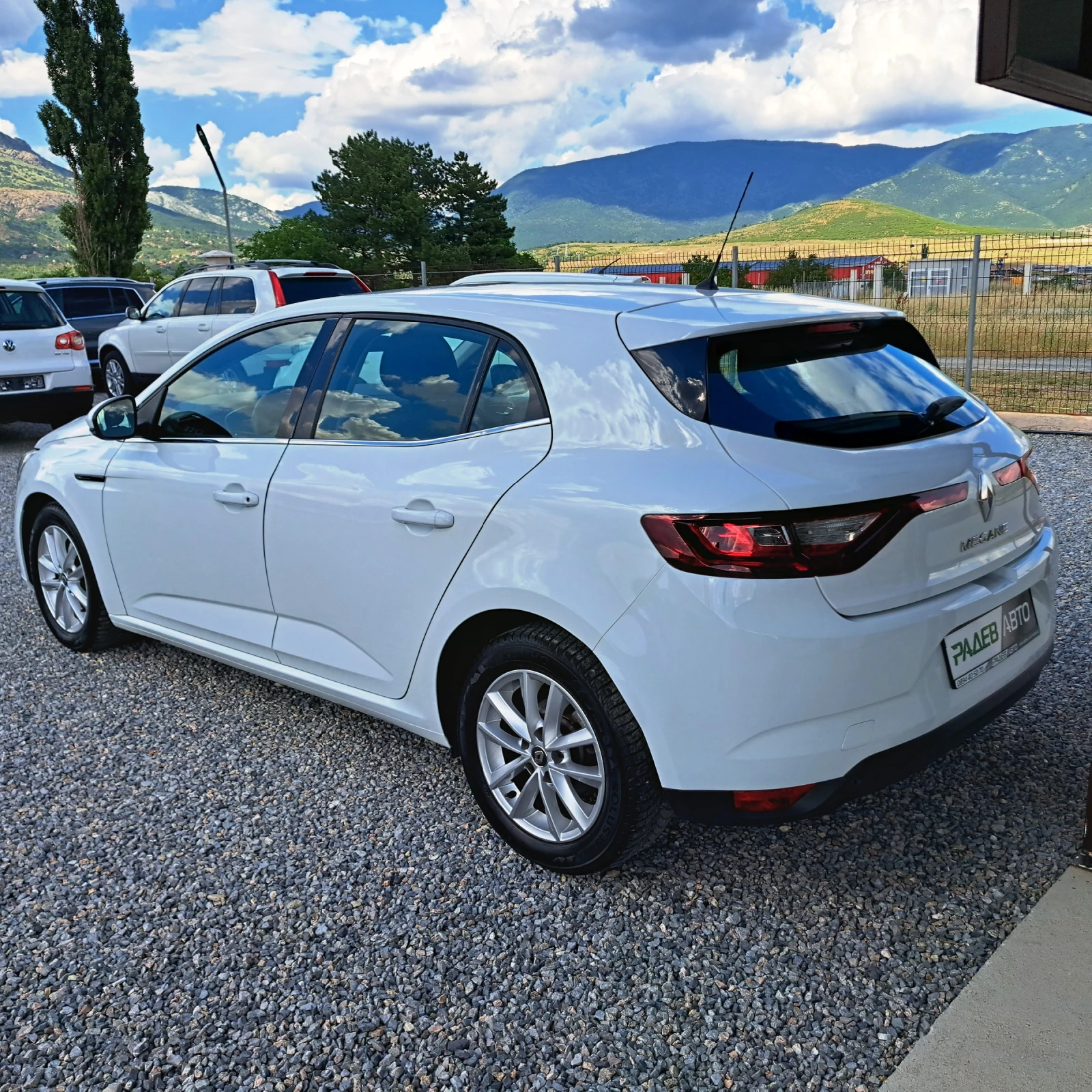 Renault Megane  4ª serie* dCi 115 Business* Digital* Face* , снимка 4 - Автомобили и джипове - 54978399