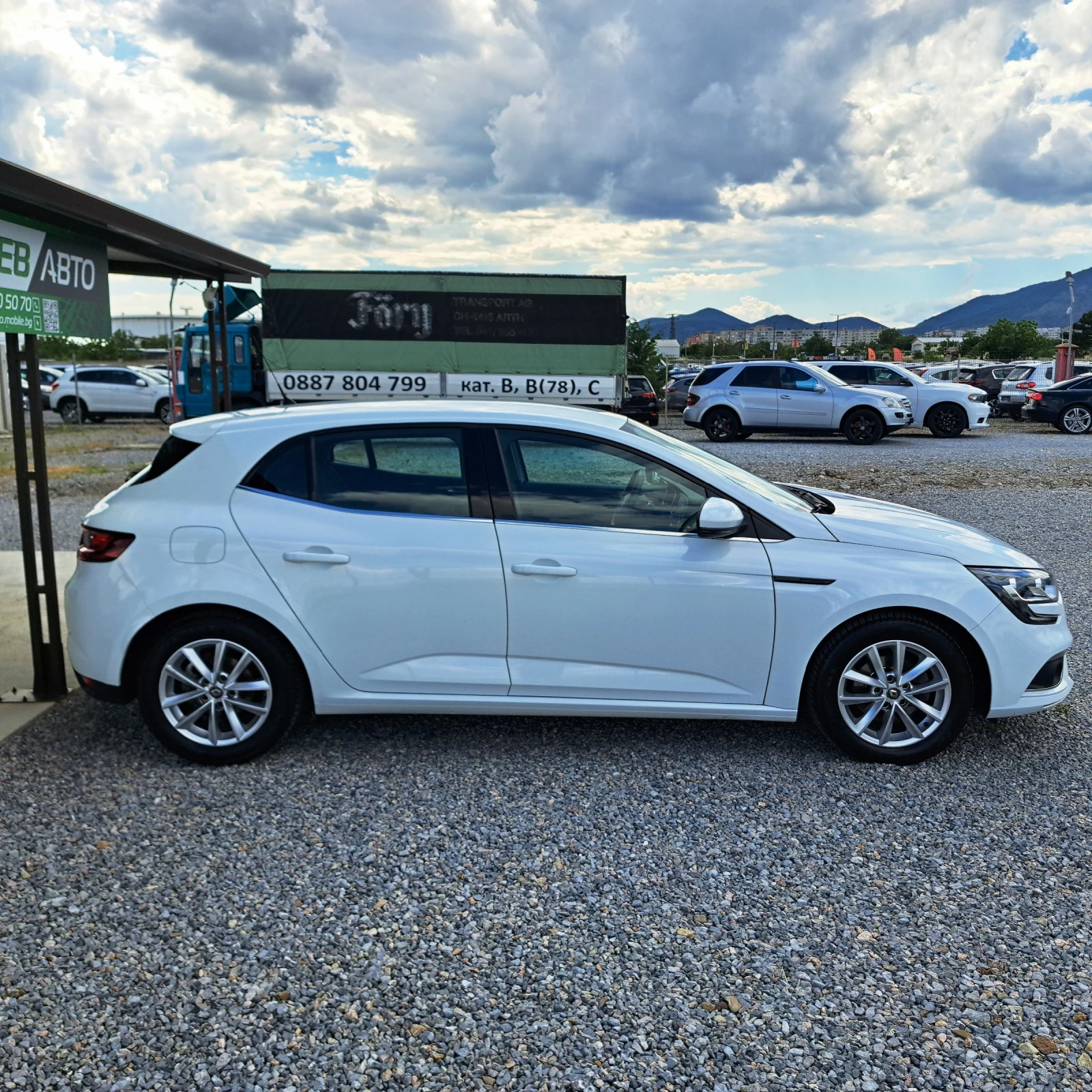 Renault Megane  4ª serie* dCi 115 Business* Digital* Face* , снимка 6 - Автомобили и джипове - 54978399
