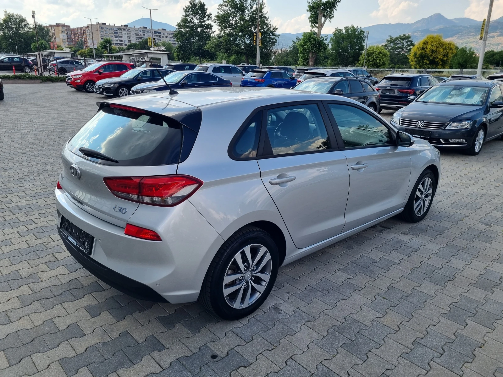 Hyundai I30 1.6CRDi-110ps 2017г., снимка 6 - Автомобили и джипове - 55067518